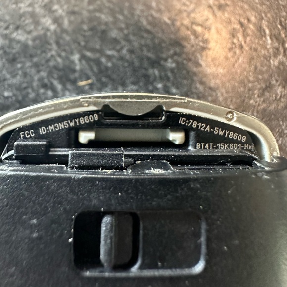 Ford Taurus Key Fob w automatic start - Picture 3 of 3